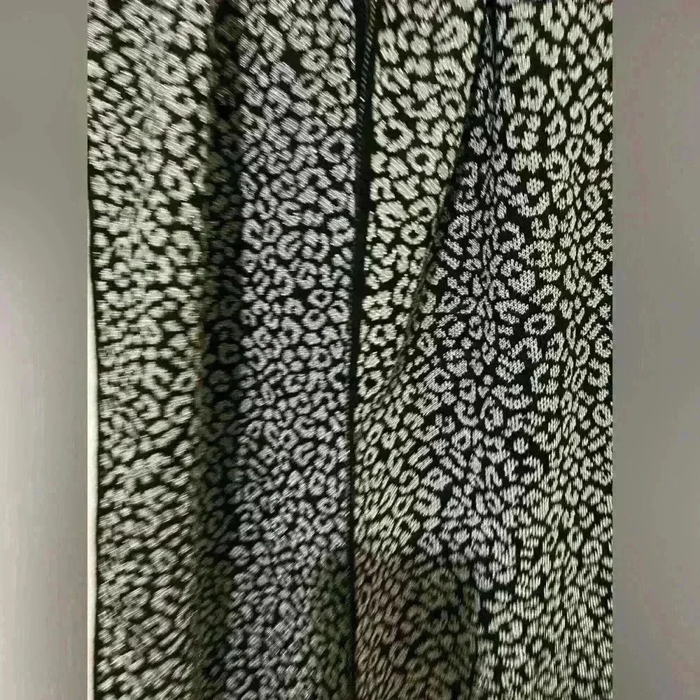 Michael kors nwt leopard print scarf holiday silver and black
